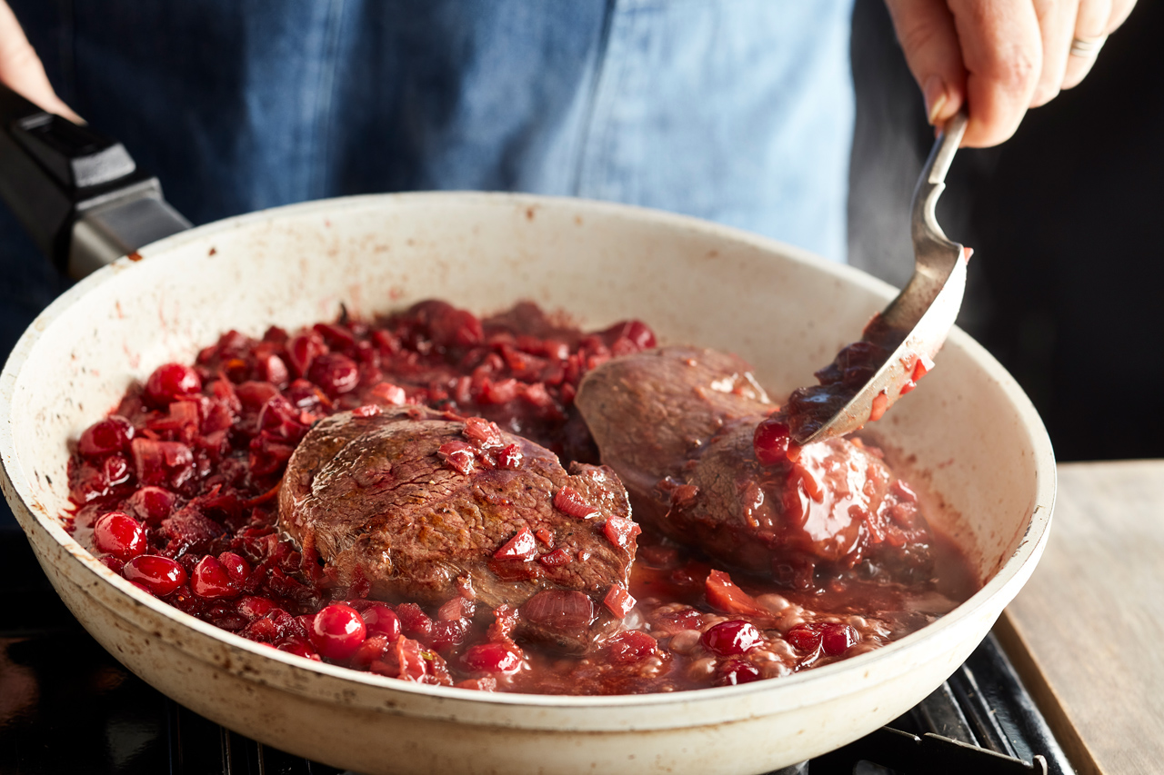 Venison steak with cranberry and port sauce prep 2_gallery